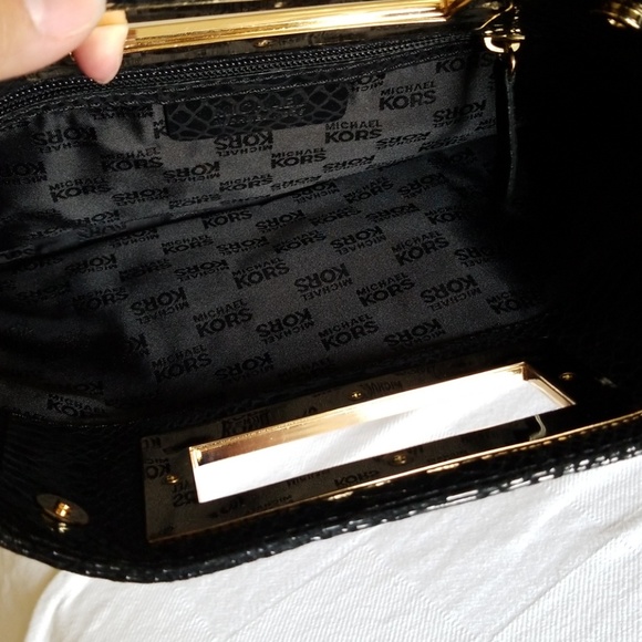 MICHAEL KORS BLACK PYTHON CLUTCH - Picture 3 of 6